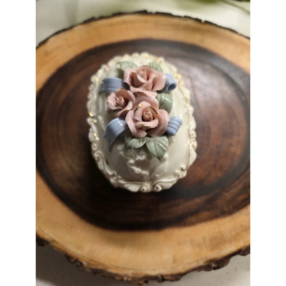 Ivory/Raised‎ Pink Flowers/Embossed Ceramic Trinket Box/Gold Trim/3